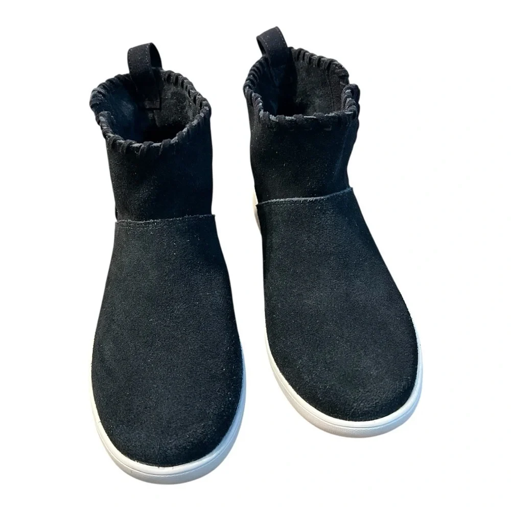 Koolaburra chic black